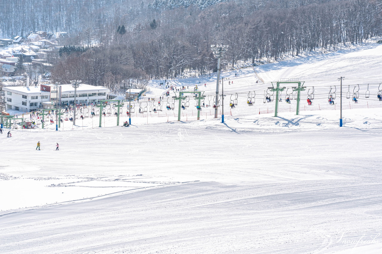 札幌藻岩山スキー場　積雪 105cm。スキーヤーだけが楽しめる！名物の急斜面『うさぎ平』＆『からまつ』両上級者コースもコンディション良好です(^^)/